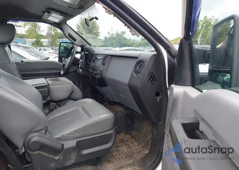 2012 Ford F-250 Xl z USA, uszkodzony, nr VIN 1FTBF2B69CEB52712